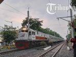 Ilustrasi-Kereta-api-yang-melintas-di-Solo-Raya.jpg