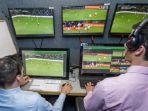 Ilustrasi-penggunaan-Video-Assistant-Referee-VAR.jpg