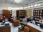Ilustrasi-staff-BKD-Wonogiri-di-hari-pertama-masuk-kerja-setelah-libur-lebaran-Rabu-2642023.jpg