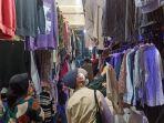 Ilustrasi-suasana-Pasar-Cimol-Gede-Bage-yang-menjual-pakaian-bekas.jpg