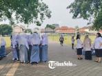 JADI-PAGAR-BETIS-Siswa-siswi-SMKN-3-Solo-tengah-bersiap-di-Alun-alun-Kidul-Keraton-Solo.jpg