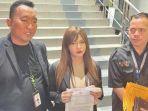 Jadi-korban-penipuan-selebgram-Tiara-Lilith-Calista-atau-Tiara-Aurellie-melapor-ke-Polda-Metro-Jaya.jpg