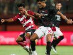 Jalannya-pertandingan-antara-Madura-United-melawan-Persis-Solo.jpg