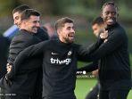 Jorginho-dan-Mason-Mount-dalam-sesi-latihan-Chelsea.jpg