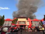 KEBAKARAN-Kondisi-Pasar-Kota-Wonogiri-saat-proses-pemadaman-kebakaran-Selasa-7102025.jpg