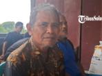 KERABAT-KORBAN-Harno-kerabat-korban-satu-keluarga-yang-tewas-setelah-menjadi-korban-tabrak-lari.jpg