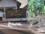 Kantor-Desa-Walen-Kecamatan-Simo-Boyolali-dan-tiga-batu-yang-konon-digunakan-istirahat-wali.jpg