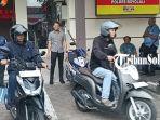 Kasat-Reskrim-Polres-Boyolali-menyerahkan-sepeda-motor-kepada-pemilik.jpg