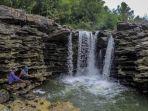 Kedung-Grujug-air-terjun-mini-yang-terletak-di-antara-Desa-Doyong.jpg