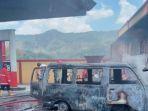 Kondisi-dua-mobil-yang-sedang-berada-di-SPBU-Desa-Piasa-Kulon-RT-4-RW-3.jpg
