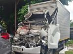 Kondisi-mobil-boks-yang-ringsek-usai-terlibat-kecelakaan.jpg