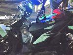 Kondisi-motor-Honda-Beat-dan-truk-Fuso-pasca-terlibat-kecelakaan.jpg