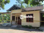 Kondisi-rumah-lokasi-dugaan-pembunuhan-terpasang-garis-polisi-di-Dukuh-Dumung-Desa-Nangsri-Klaten.jpg
