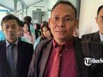 Kuasa-hukum-Jokowi-selaku-tergugat-YB-Irpan-saat-ditemui-di-Pengadilan-Negeri-Solo-Rabu-682025.jpg