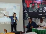 Mantan-Menpora-Roy-Suryo-saat-bedah.jpg