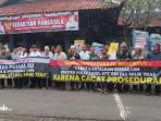 Masyarakat-yang-tergabung-dalam-Forum-Umat-Islam-Gondangrejo.jpg
