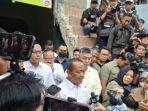 Menteri-ESDM-Bahlil-Lahadalia-memberi-keterangan-pers-usai-meninjau-pangkalan.jpg