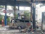 Mobil-Mitsubishi-L300-Minivan-yang-jadi-penyebab-kebakaran-di-SPBU-Cuplik-Sukoharjo.jpg