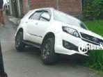 Mobil-Toyota-Fortuner-Terperosok.jpg