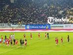 Momen-para-suporter-yang-biasanya-menyanyikan-lagu-berjudul-Satu-Jiwa.jpg