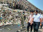 Nana-Sudjana-dan-Gibran-cek-TPA-Putri-Cempo-Solo.jpg