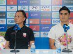 Ong-Kim-Swee-dan-Ramadhan-Sananta-dalam-sesi-pre-match.jpg