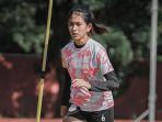 Pemain-Persis-Women-Ayu-Lidya-saat-masih-menjalani-sesi-latihan.jpg