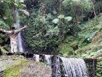Pengunjung-berada-di-kawasan-Air-Terjun-Parang-Ijo-Desa-Girimulyo-Kecamatan-Ngargoyoso.jpg