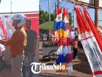 Penjual-bendera-merah-putih-di-Solo.jpg