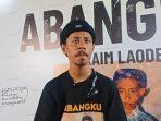 Penyanyi-Raim-Laode-saat-jumpa-pers.jpg