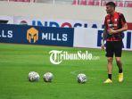 Penyerang-Persis-Solo-Fernando-Rodriguez-Ortega-saat-sesi-official-training-di-Stadion-Manahan.jpg
