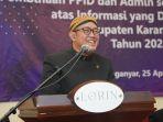 Pj-Sekda-Pemkab-Karanganyar-Zulfikar-Hadidh-memberikan-sambutan-di-Pembinaan-PPID.jpg