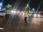 Polisi-memperlihatkan-lokasi-kejadian-kecelakaan.jpg