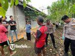 Polisi-saat-melakukan-olah-TKP-di-rumah-warga-Desa-Mlokomanis-Wetan-Ngadirojo-Wonogiri.jpg
