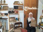 Potret-Erina-saat-menunjukkan-produknya-dari-olahan-karung-goni.jpg