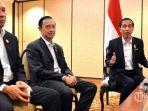 Presiden-Joko-Widodo-didampingi-Thomas-Lembong.jpg