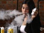 ROKOK-ELEKTRIK-Penggemar-rokok-elektrik-menunjukkan-kebolehannya.jpg