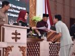 Rapat-paripurna-di-ruang-sidang-DPRD-2.jpg