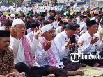 Ribuan-orang-lakukan-salat-Istisqa.jpg