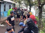 Ribuan-pendaki-gunung-Lawu-terpantau-memasuki-jalur-pendakian-via-Cetho-Minggu-1152025.jpg