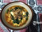 Sajian-Mie-Nyemek-dan-Mie-Goreng-di-Warung-Mie-Nyemek-Mbah-Imo.jpg