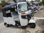 Salah-satu-unit-Bajaj-Maxride-yang-akan-beroperasi-kembali-di-jalanan-Solo-Jawa-Tengah.jpg