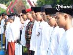 Sejumlah-santri-saat-acara-apel-hari-santri.jpg