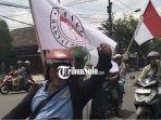 Sekitar-puluhan-orang-melakukan-konvoi-motor-4.jpg