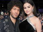 Selena-Gomez-terima-lamaran-Benny-Blanco.jpg