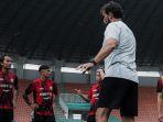 Sesi-Latihan-Persis-Solo-di-Stadion-Pakansari-Bogor.jpg