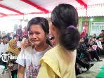Siswi-SD-di-Sragen-menangis-bahagia-menerima-hadiah-laptop-dan-handphone-dari-Gubernur-Jawa-Tengah.jpg