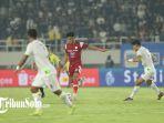 Striker-Persis-Solo-Ramadhan-Sananta-mempersembahkan-gol-indah-saat-melawan-Persebaya-Surabaya.jpg
