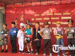 Suasana-fashion-show-dengan-busana-profesi-yang-digelar-SD-Kristen-Widya-Wacana-di-Solo.jpg