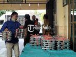 Suasana-pembagian-makan-bergizi-gratis.jpg